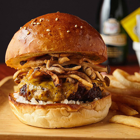 マッシュルームチーズバーガー